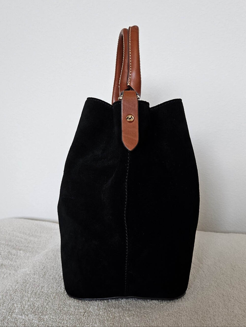 Dooney & Bourke Large Barlow - Black Suede - Matching Framed Purse - Picture 3 of 16